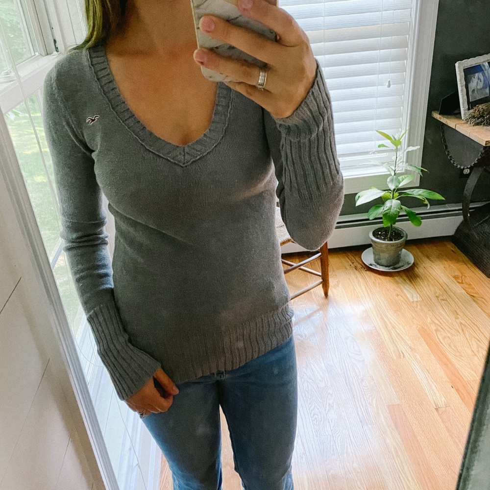 Hollister sweater